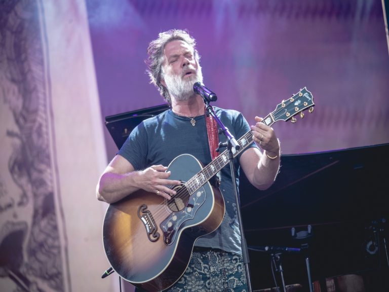 rufus-wainwright-en-pirineos-sur-apartamentos-pirineum